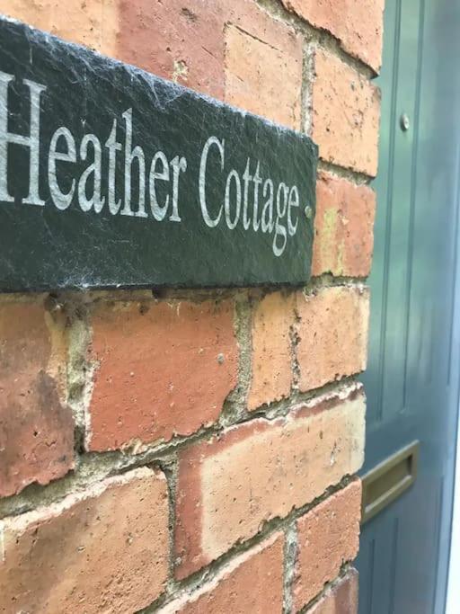אשבורן Cosy Heather Cottage מראה חיצוני תמונה